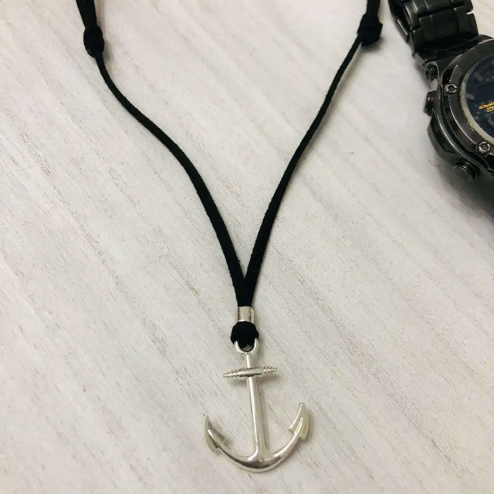 Collar cordón y colgante ancla